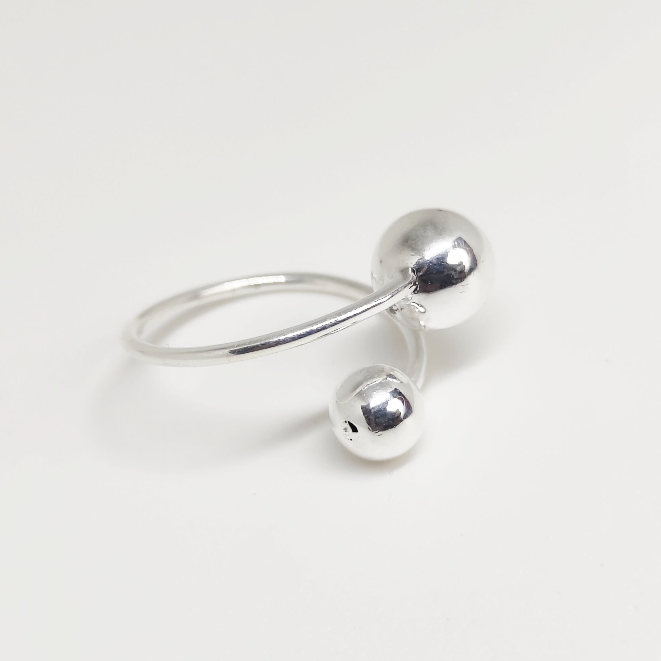 Sterling Silver vs. White Gold: Unveiling the Perfect Light for Your Rivansh Jewelry