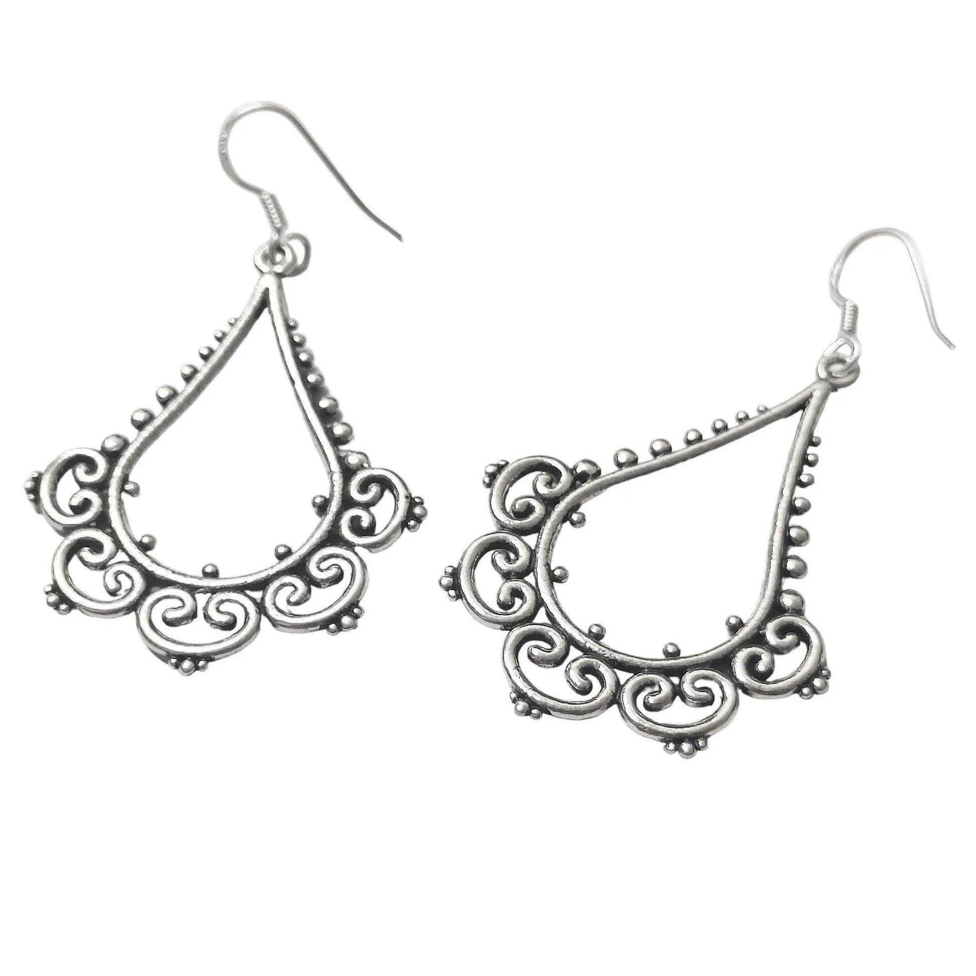 Queen's Traditional Earrings for Women - Rivansh